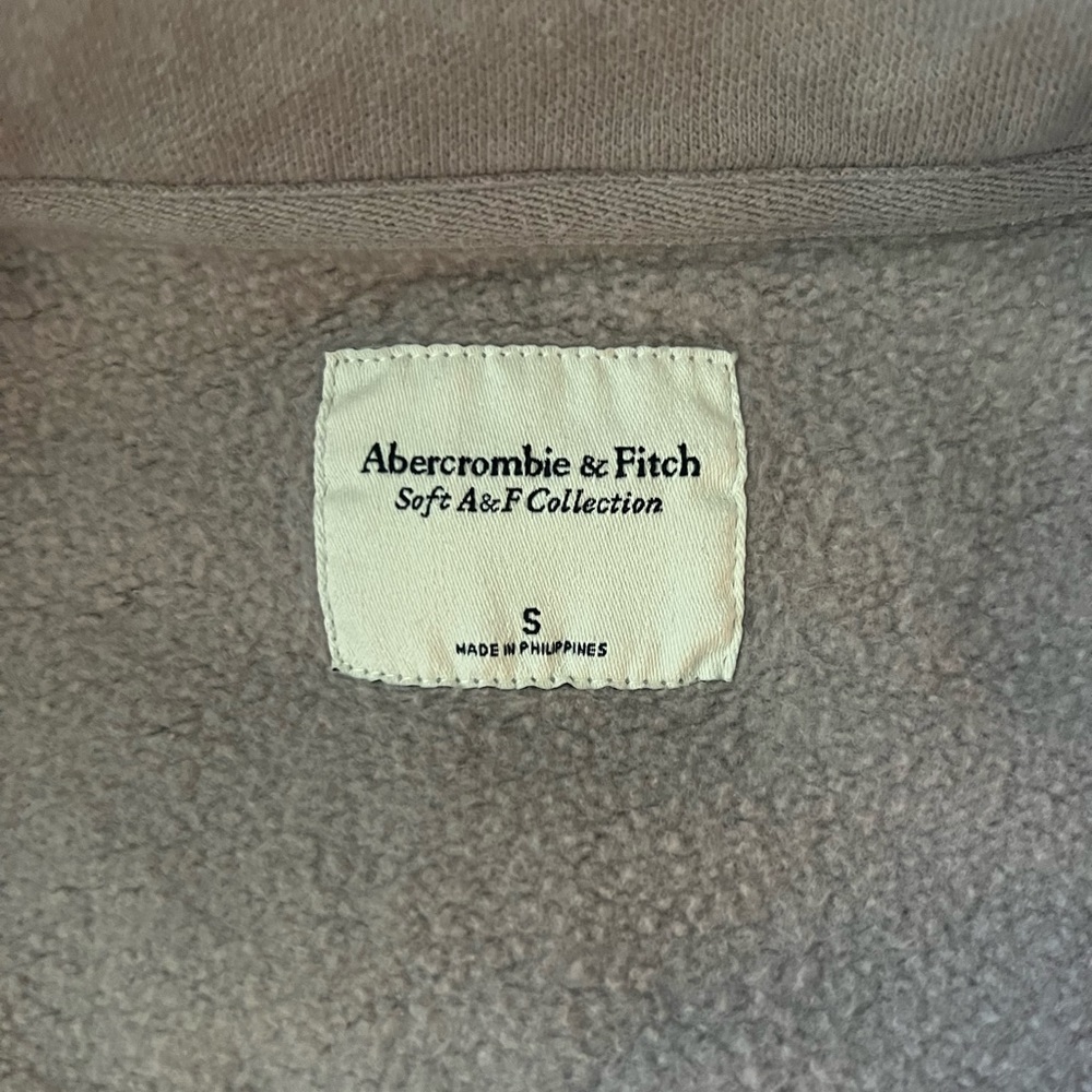 Abercrombie pullover - Picture 2 of 3